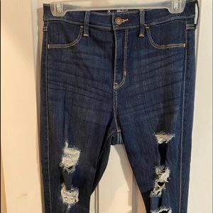 Hollister. high rise jeans. super stretchy. size 7